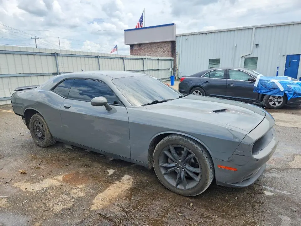 2017 DODGE CHALLENGER SXT  