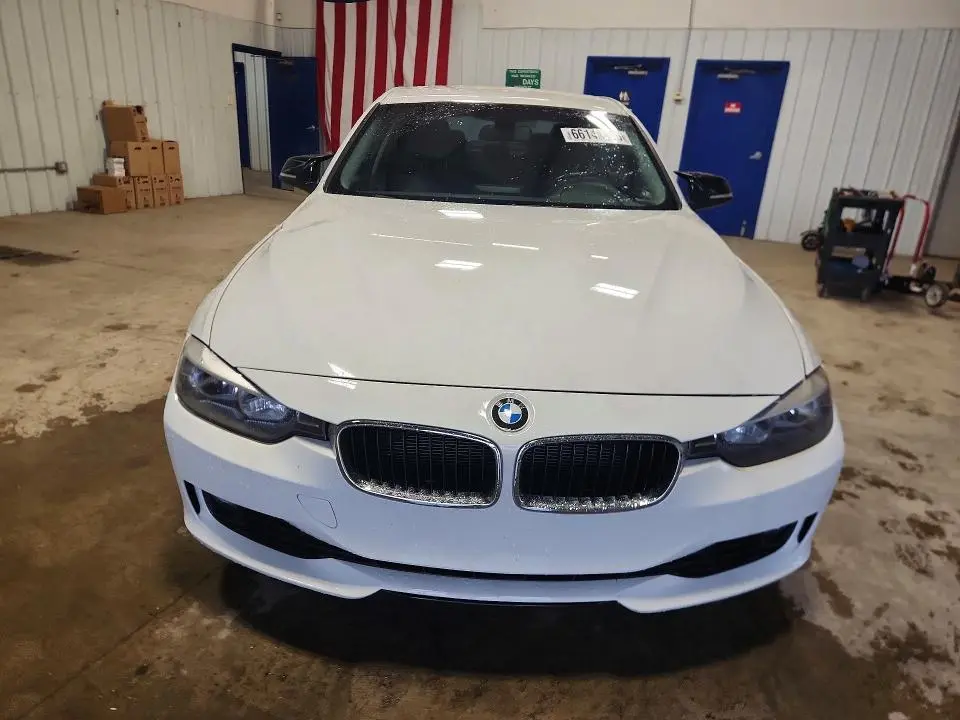 2014 BMW 320   