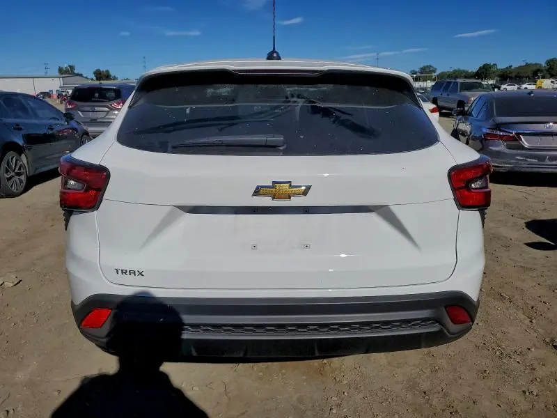 2025 CHEVROLET TRAX LS  