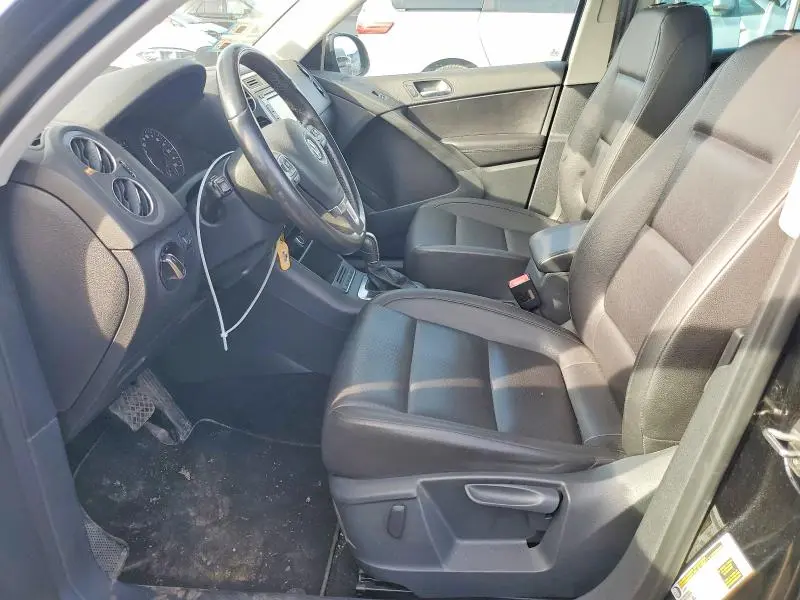 2013 VOLKSWAGEN TIGUAN S  