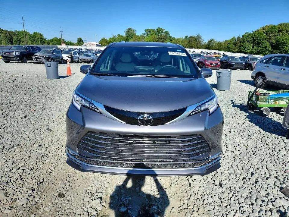 2026 TOYOTA SIENNA LIMITED 7-PASSENGER  