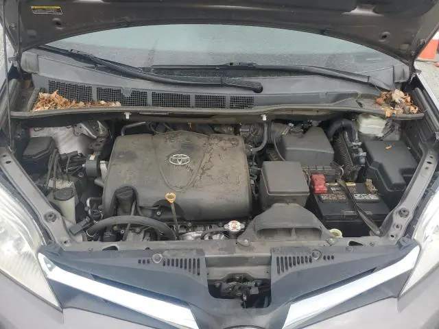 2020 TOYOTA SIENNA LE  