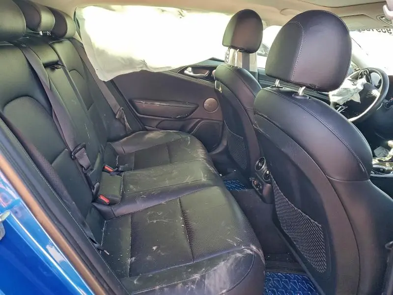 2018 KIA STINGER PREMIUM  