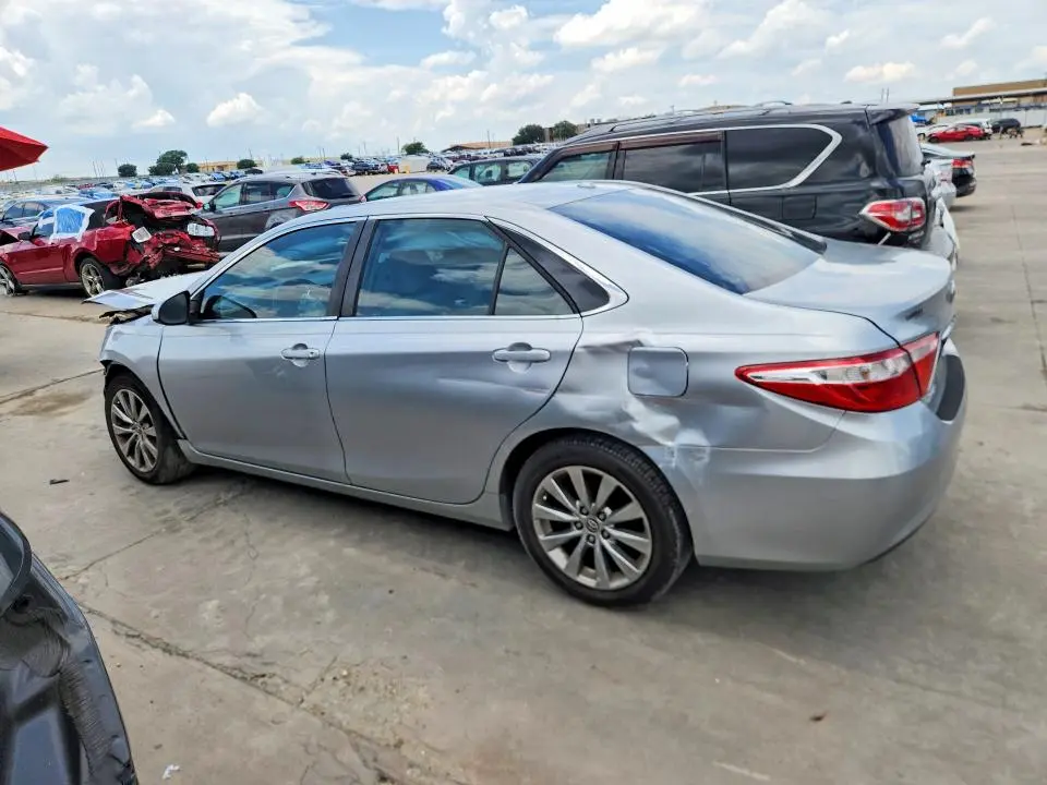 2015 TOYOTA CAMRY XLE  