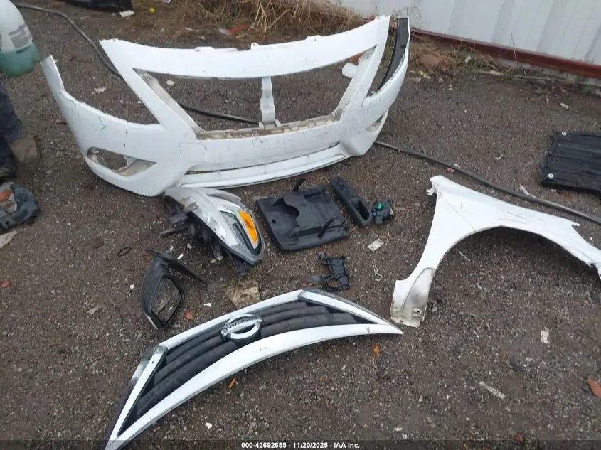 2017 NISSAN VERSA 1.6 SV