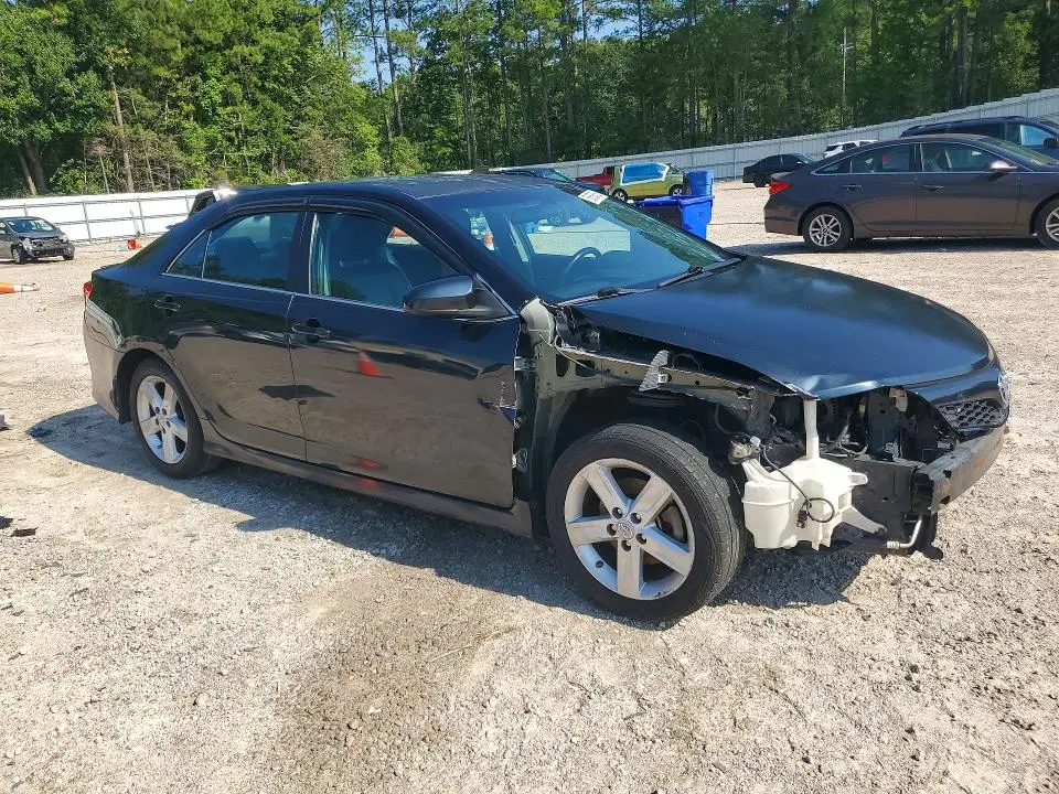2012 TOYOTA CAMRY SE  