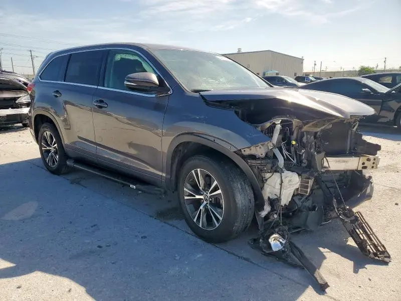 2018 TOYOTA HIGHLANDER LE  