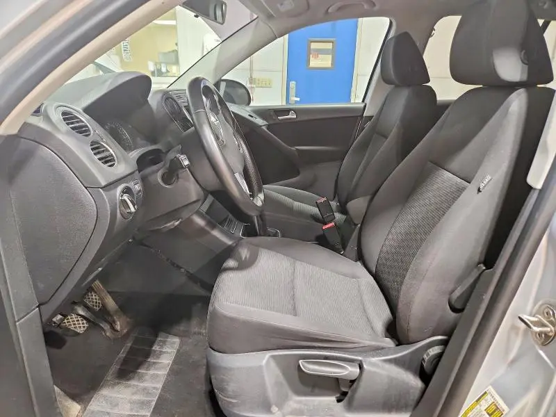 2014 VOLKSWAGEN TIGUAN S  