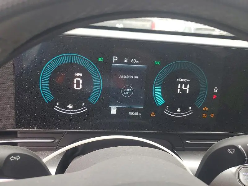 2025 HYUNDAI KONA SE  