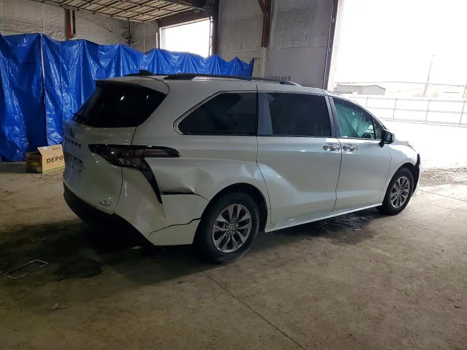 2024 TOYOTA SIENNA XLE 7-PASSENGER  