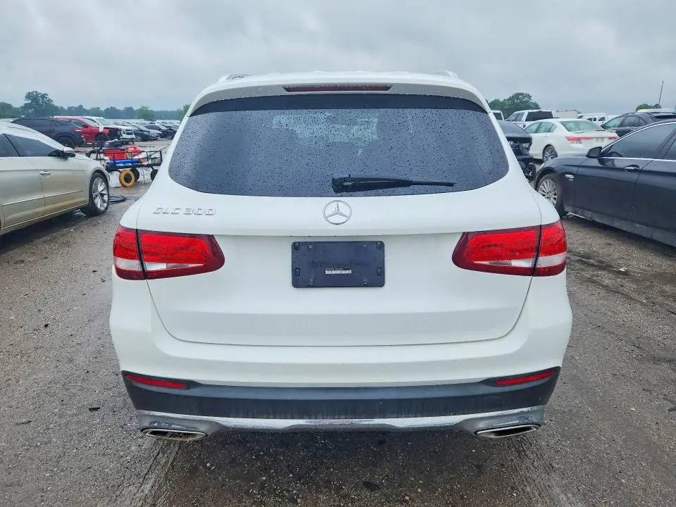 2016 MERCEDES-BENZ GLC 300  