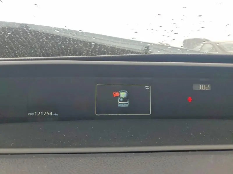 2021 TOYOTA PRIUS LE  