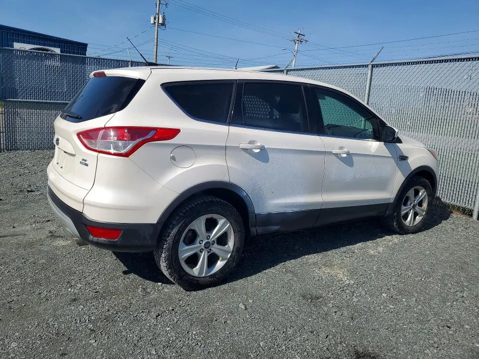 2016 FORD ESCAPE SE  