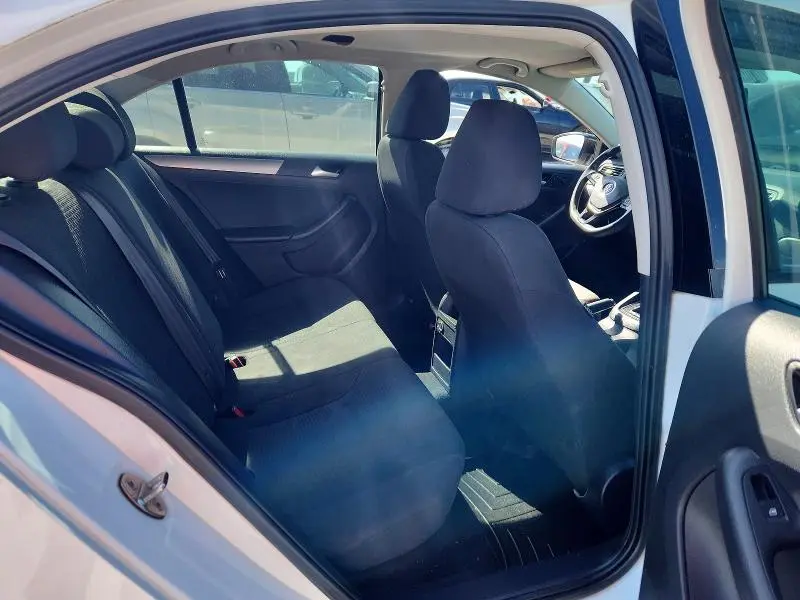 2016 VOLKSWAGEN JETTA SE  