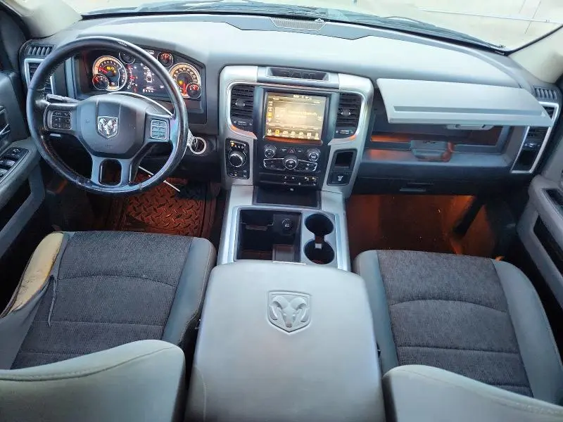 2015 RAM 1500 SLT  