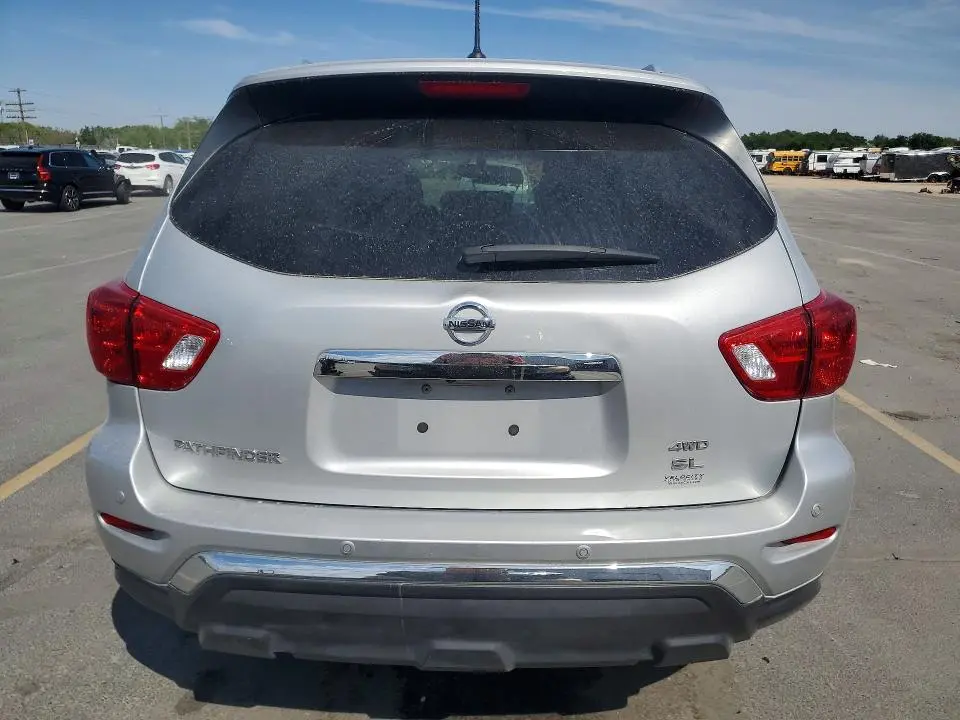 2017 NISSAN PATHFINDER SL  
