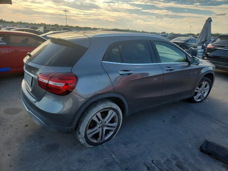 2018 MERCEDES-BENZ GLA 250  