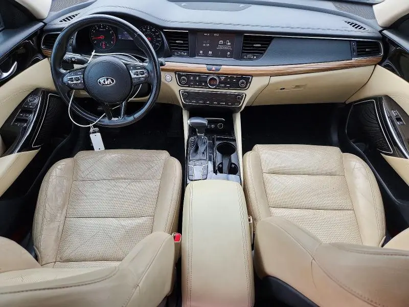 2017 KIA CADENZA PREMIUM  