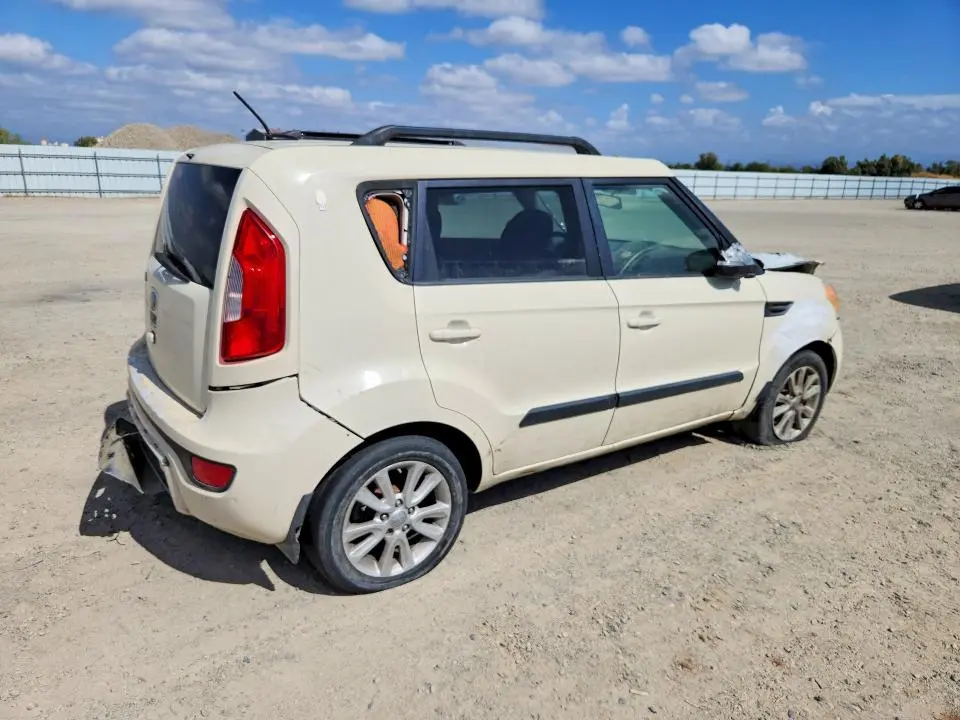 2013 KIA SOUL +  