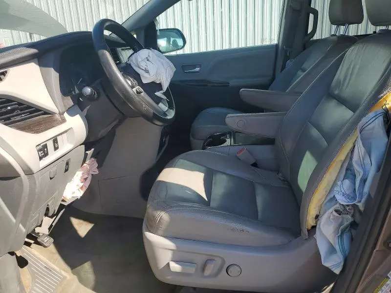 2015 TOYOTA SIENNA XLE 7-PASSENGER  