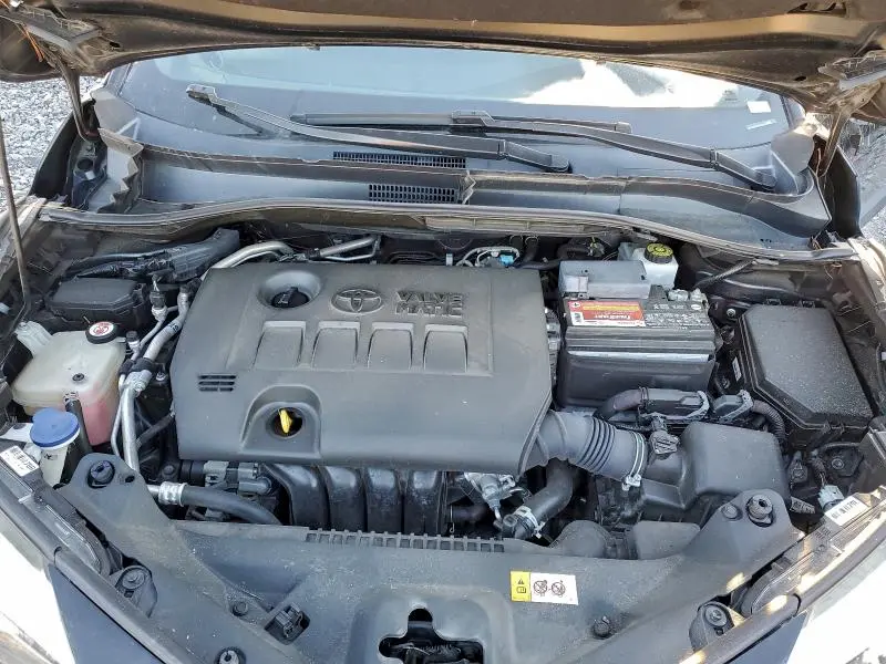 2021 TOYOTA C-HR XLE  