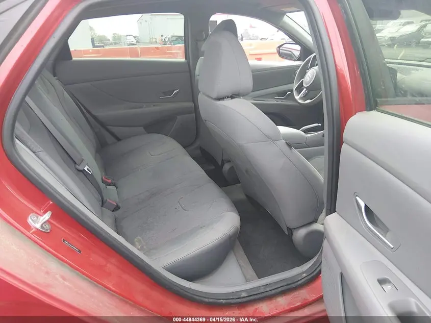 2023 HYUNDAI ELANTRA SE