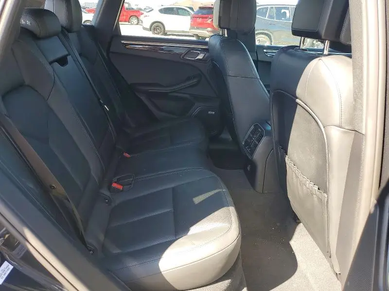 2019 PORSCHE MACAN   