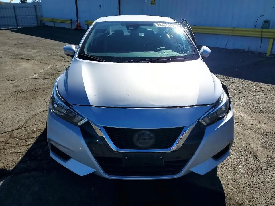 2021 NISSAN VERSA SV  