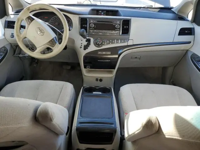 2013 TOYOTA SIENNA LE  