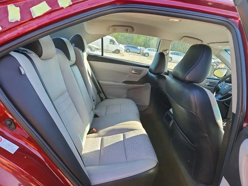 2015 TOYOTA CAMRY SE  