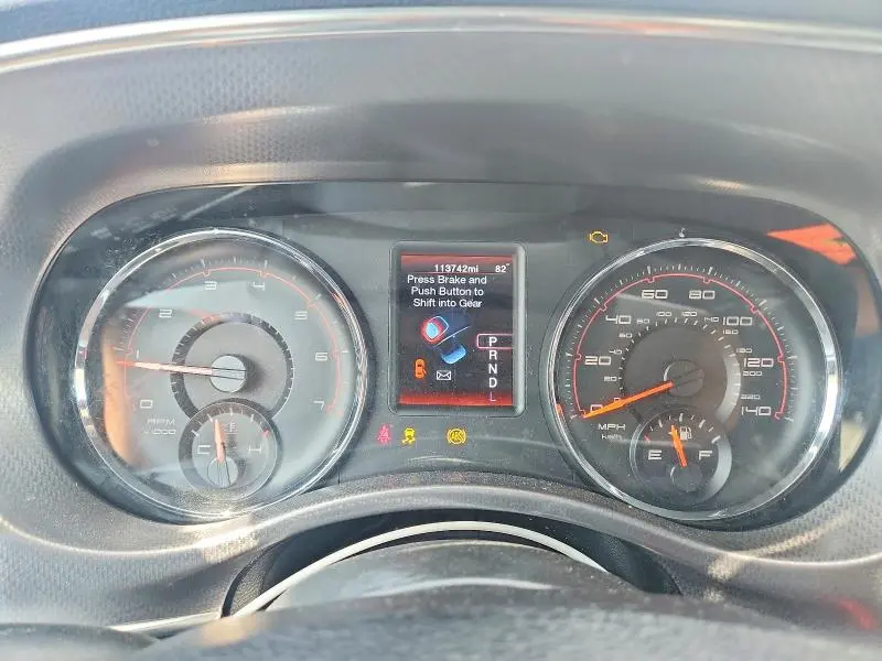 2012 DODGE CHARGER SE  