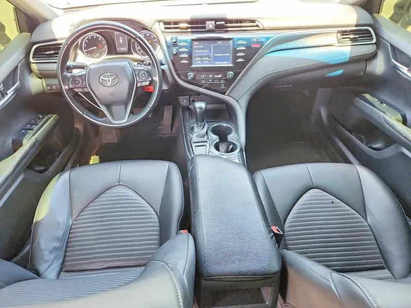 2018 TOYOTA CAMRY SE  