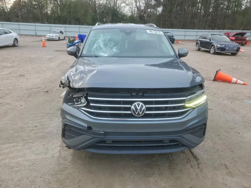 2022 VOLKSWAGEN TIGUAN SE  