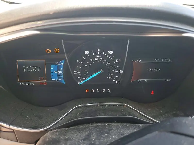 2017 FORD FUSION SE  