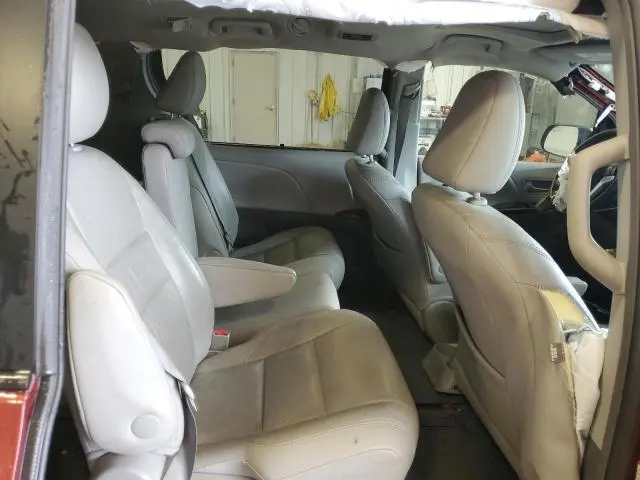 2015 TOYOTA SIENNA XLE  