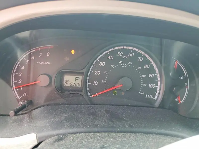 2012 TOYOTA SIENNA LE  