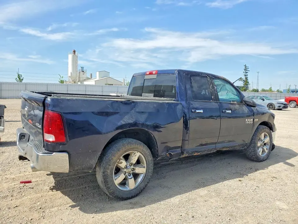 2016 RAM 1500 SLT  