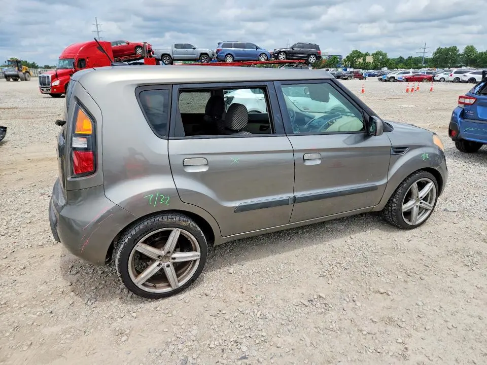 2010 KIA SOUL +  