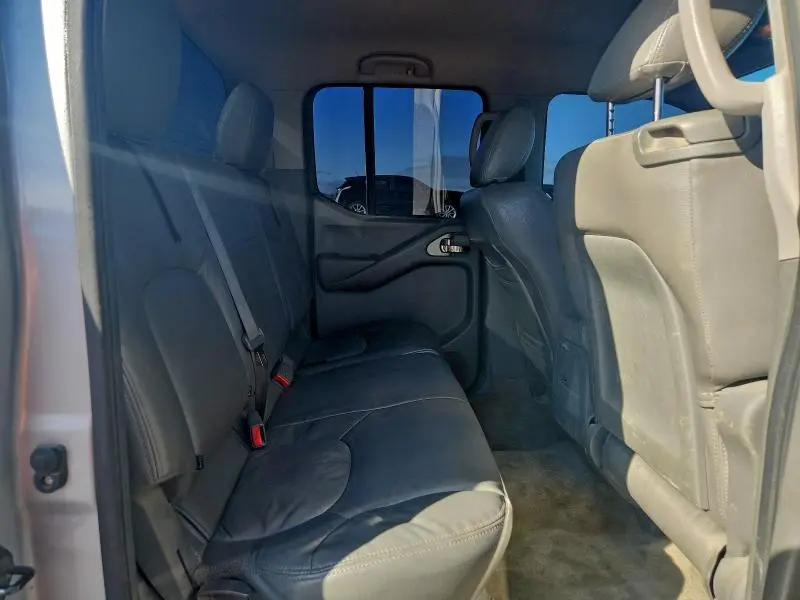 2011 NISSAN FRONTIER S  