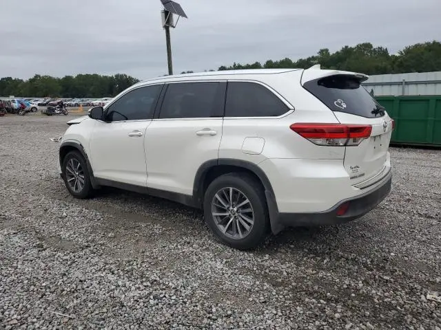 2019 TOYOTA HIGHLANDER SE  