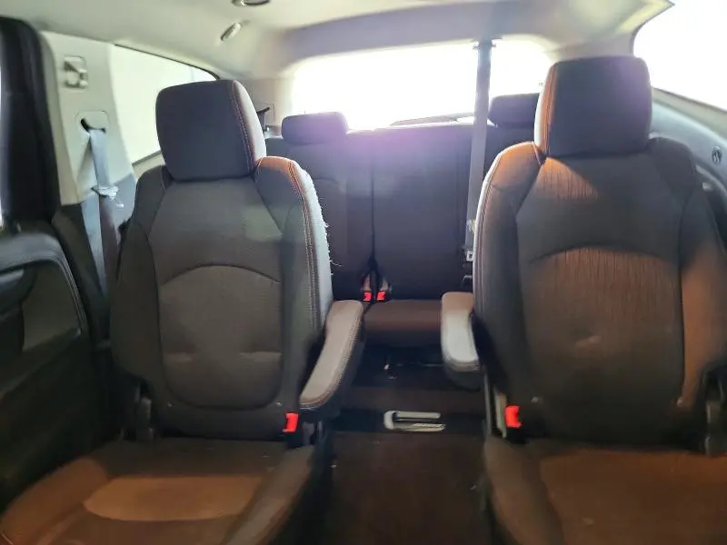 2014 CHEVROLET TRAVERSE LT  