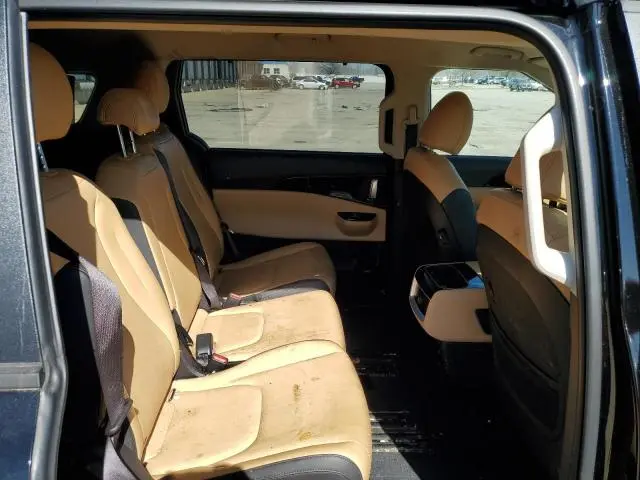 2024 KIA CARNIVAL EX  