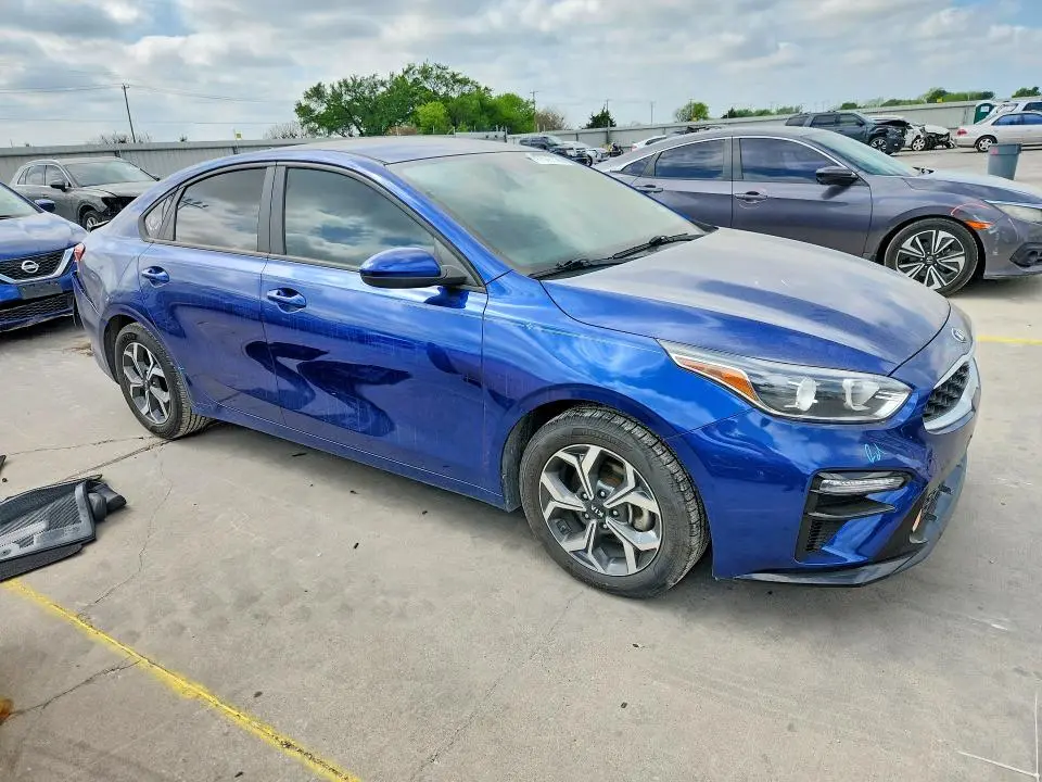 2021 KIA FORTE LXS  