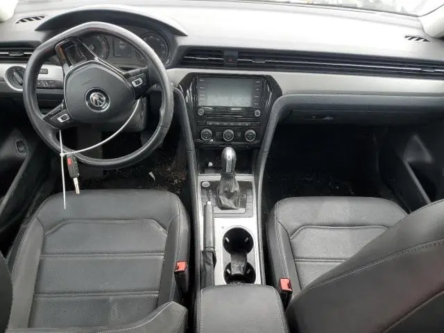 2020 VOLKSWAGEN PASSAT SE  