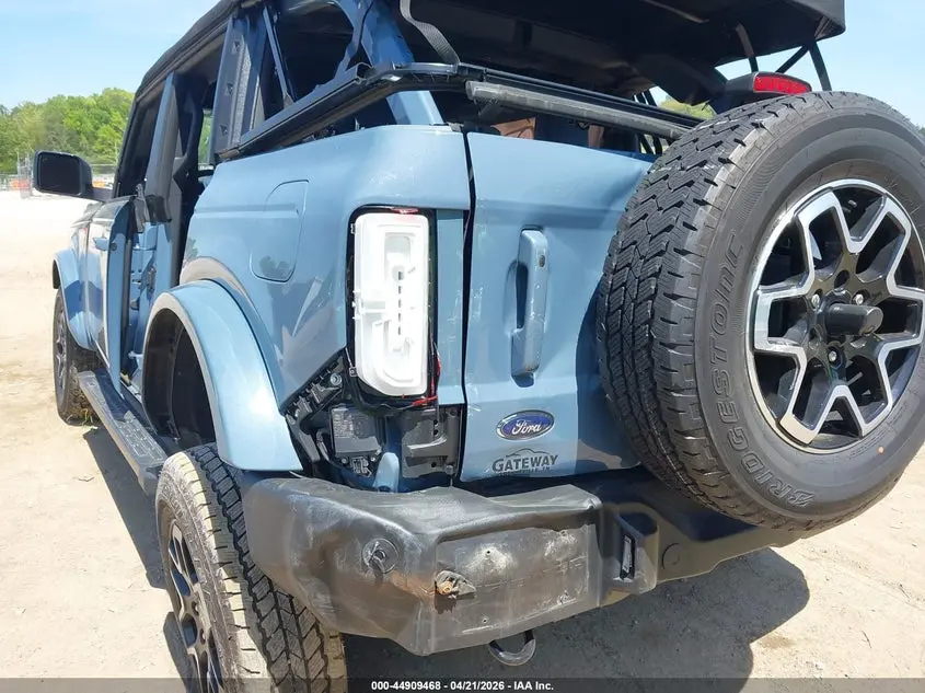 2024 FORD BRONCO OUTER BANKS