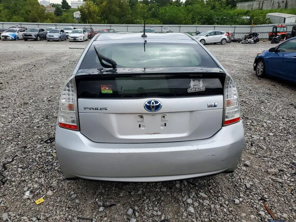 2011 TOYOTA PRIUS THREE  