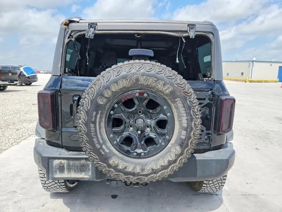 2023 FORD BRONCO BASE  
