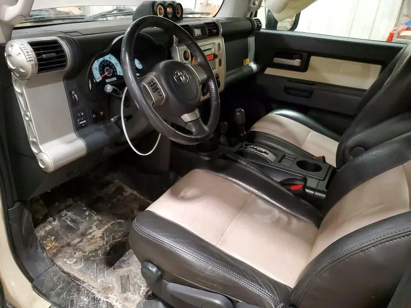 2010 TOYOTA FJ CRUISER BASE  