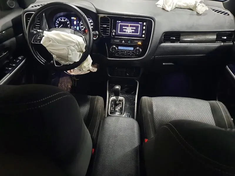 2018 MITSUBISHI OUTLANDER SE  