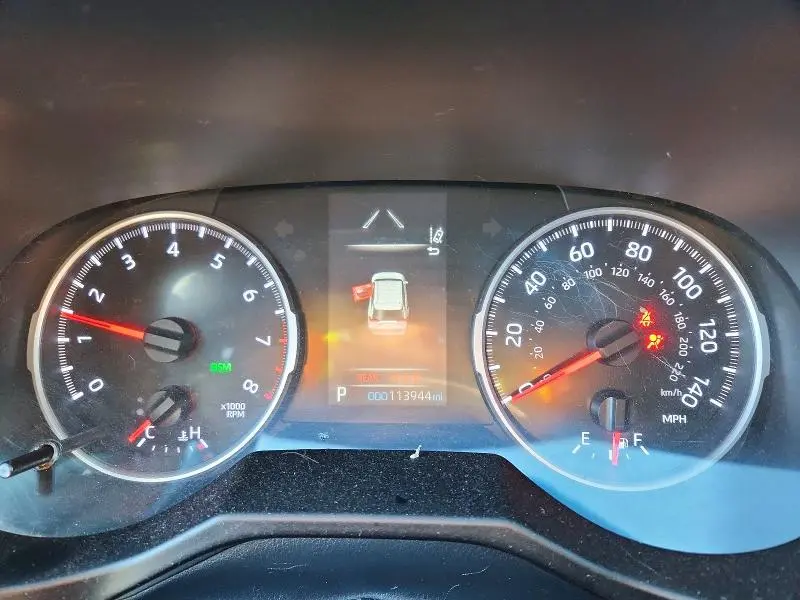 2020 TOYOTA RAV4 XLE  